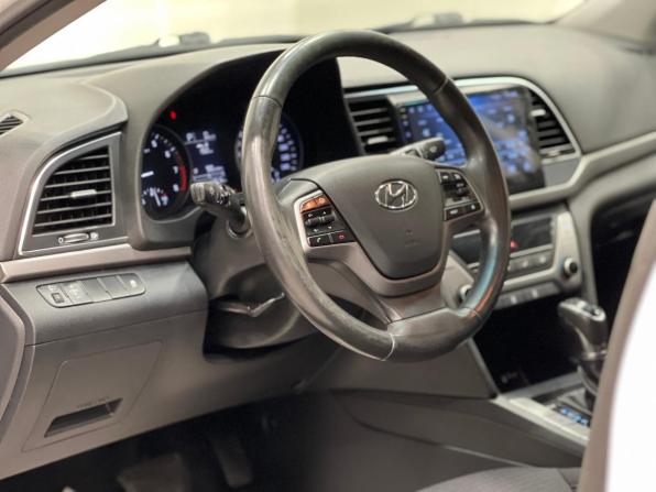 Hyundai Elantra VI (AD) с пробегом 2018 года, цена 1 400 000 рублей, 147000 км, седан, Автокод Объявления