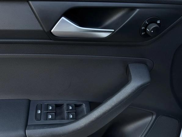 Volkswagen Polo VI с пробегом 2022 года, цена 1 339 000 рублей, 160209 км, лифтбек, Автокод Объявления
