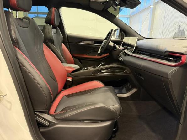 Geely Coolray I Рестайлинг с пробегом 2023 года, цена 2 110 000 рублей, 45921 км, внедорожник, Автокод Объявления