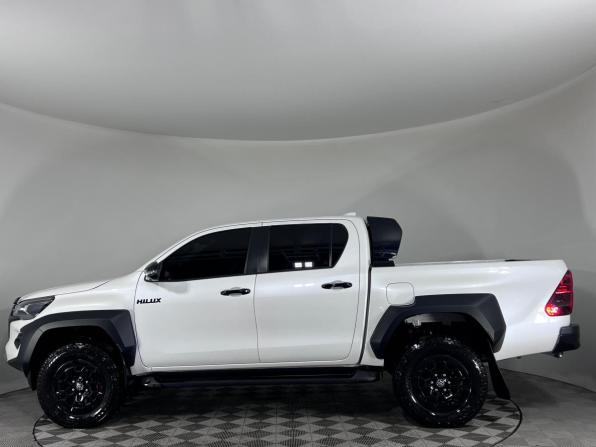 Toyota Hilux VIII Рестайлинг 2 с пробегом 2024 года, цена 6 560 000 рублей, 58800 км, пикап, Автокод Объявления