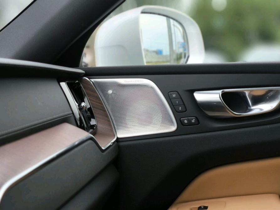 Volvo XC60 II Рестайлинг Санкт-Петербург  - изображение 23