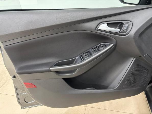 Ford Focus III Рестайлинг с пробегом 2018 года, цена 1 215 000 рублей, 228137 км, хэтчбек, Автокод Объявления