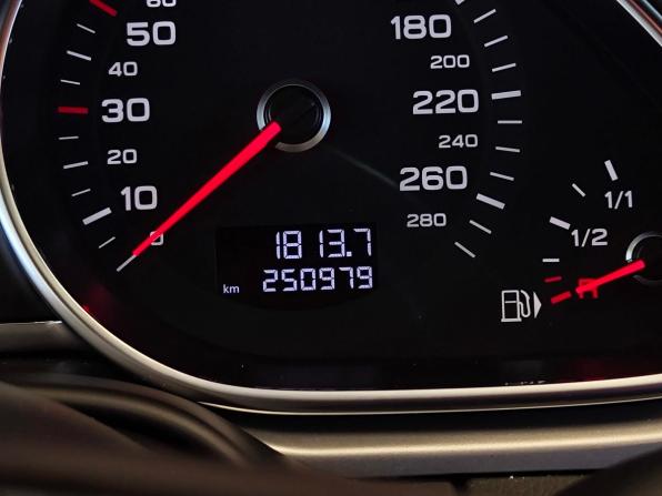Audi Q7 I (4L) Рестайлинг с пробегом 2012 года, цена 1 840 000 рублей, 251020 км, внедорожник, Автокод Объявления