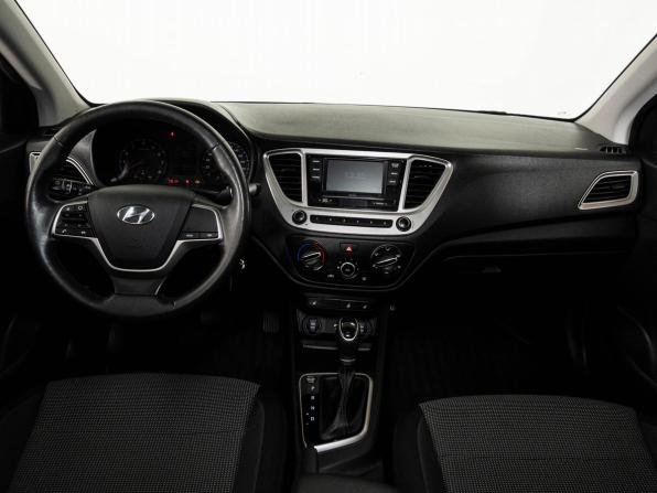 Hyundai Solaris II Рестайлинг с пробегом 2021 года, цена 1 688 000 рублей, 49451 км, седан, Автокод Объявления