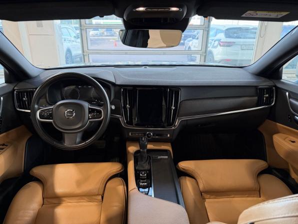 Volvo V90 Cross Country I с пробегом 2018 года, цена 3 175 900 рублей, 136164 км, универсал, Автокод Объявления