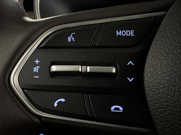 Hyundai Santa Fe IV Рестайлинг с пробегом 2022 года, цена 3 300 000 рублей, 106826 км, внедорожник, Автокод Объявления