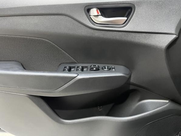 Hyundai Solaris II с пробегом 2019 года, цена 1 392 800 рублей, 70717 км, седан, Автокод Объявления