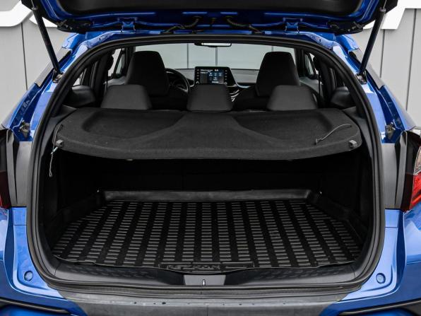 Toyota C-HR I Рестайлинг с пробегом 2020 года, цена 2 590 000 рублей, 61484 км, внедорожник, Автокод Объявления