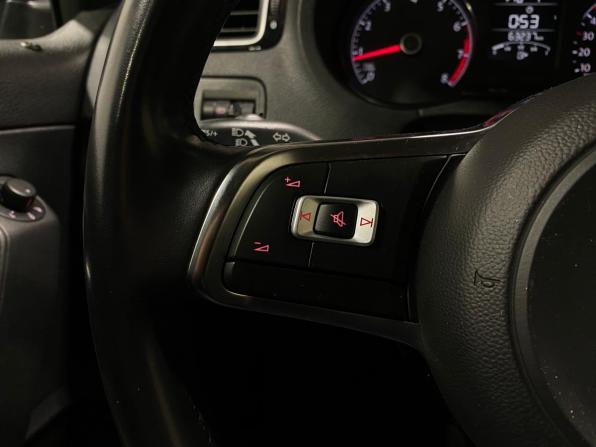 Volkswagen Polo V Рестайлинг с пробегом 2019 года, цена 1 545 000 рублей, 63236 км, седан, Автокод Объявления