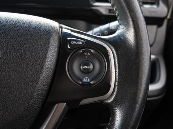 Honda Stepwgn V с пробегом 2016 года, цена 1 775 000 рублей, 151856 км, минивэн, Автокод Объявления