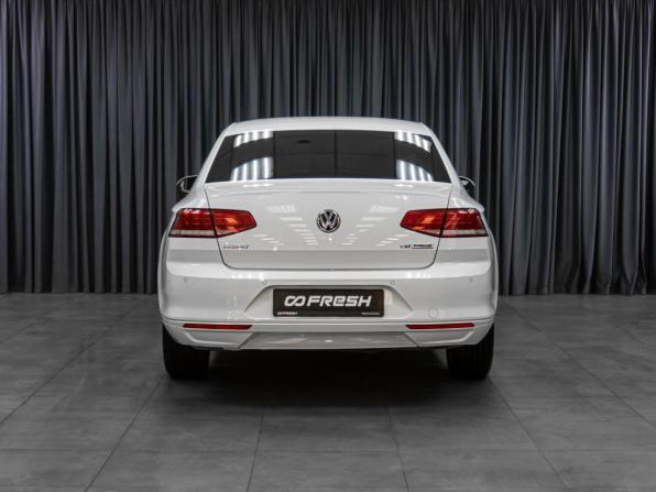 Volkswagen Passat B8 с пробегом 2016 года, цена 1 499 000 рублей, 221374 км, седан, Автокод Объявления