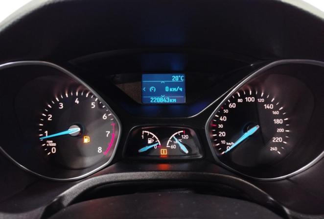 Ford Focus III с пробегом 2015 года, цена 990 000 рублей, 220843 км, седан, Автокод Объявления
