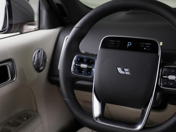 Новый Li Auto (Lixiang) L9 I Рестайлинг 2026 года, цена 12 090 000 рублей, внедорожник, Автокод Объявления