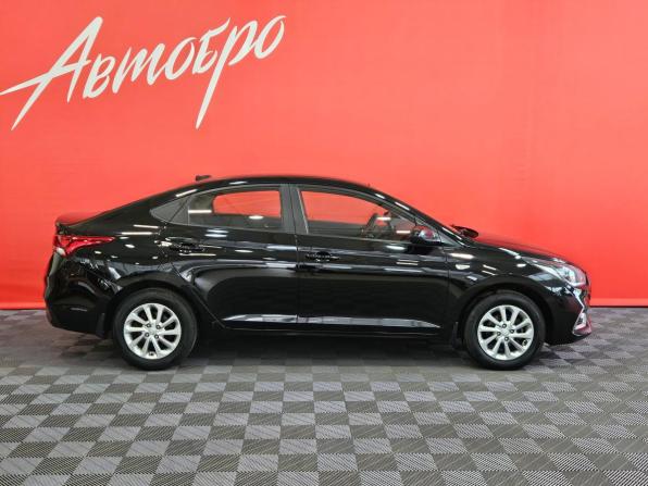 Hyundai Solaris II с пробегом 2018 года, цена 1 245 000 рублей, 122539 км, седан, Автокод Объявления