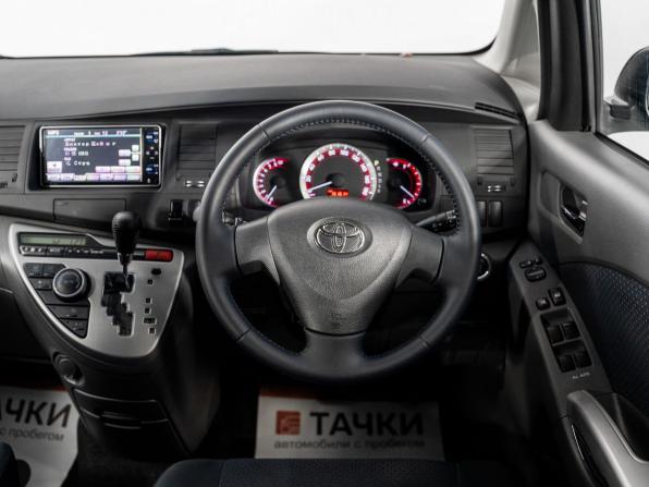Toyota ISis I Рестайлинг с пробегом 2009 года, цена 1 120 300 рублей, 151614 км, компактвэн, Автокод Объявления