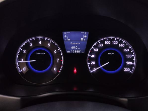 Hyundai Solaris I с пробегом 2013 года, цена 700 000 рублей, 128900 км, седан, Автокод Объявления