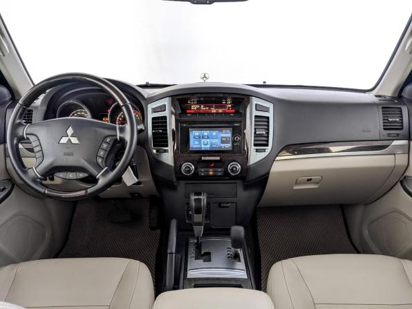 Mitsubishi Pajero IV Рестайлинг 2 с пробегом 2020 года, цена 3 440 000 рублей, 83350 км, внедорожник, Автокод Объявления