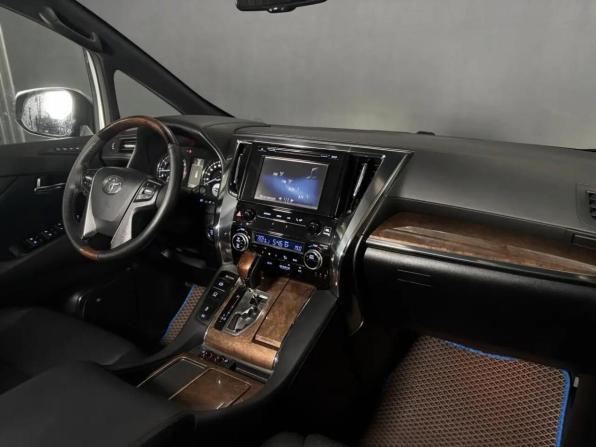 Toyota Alphard III с пробегом 2015 года, цена 3 250 000 рублей, 376772 км, минивэн, Автокод Объявления