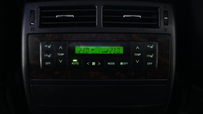 Toyota Land Cruiser 200 Series Рестайлинг 1 с пробегом 2015 года, цена 6 800 000 рублей, 48600 км, внедорожник, Автокод Объявления