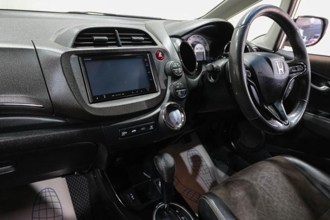 Honda Fit Shuttle I Рестайлинг с пробегом 2013 года, цена 999 000 рублей, 174000 км, универсал, Автокод Объявления