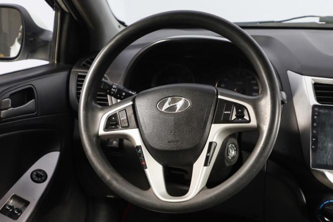 Hyundai Solaris I Рестайлинг с пробегом 2016 года, цена 639 000 рублей, 234000 км, седан, Автокод Объявления