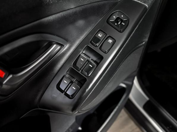 Hyundai ix35 I Рестайлинг с пробегом 2014 года, цена 950 000 рублей, 270077 км, внедорожник, Автокод Объявления