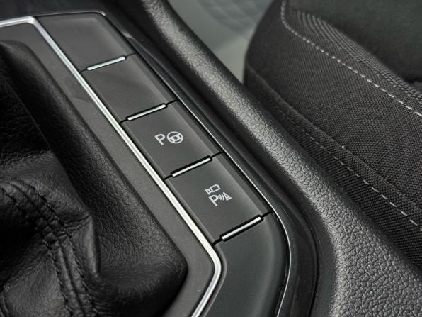 Volkswagen Tiguan II с пробегом 2017 года, цена 2 849 000 рублей, 128143 км, внедорожник, Автокод Объявления