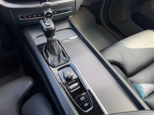 Volvo XC60 II с пробегом 2018 года, цена 2 745 000 рублей, 204677 км, внедорожник, Автокод Объявления