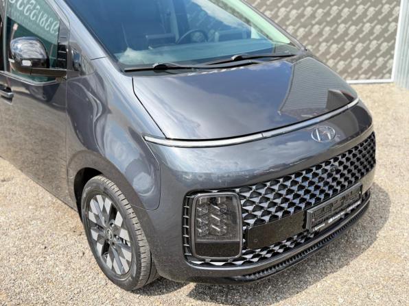 Hyundai Staria I с пробегом 2022 года, цена 4 700 000 рублей, 47000 км, минивэн, Автокод Объявления