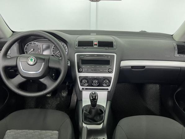 Skoda Octavia II (A5) Рестайлинг с пробегом 2011 года, цена 940 000 рублей, 157217 км, лифтбек, Автокод Объявления