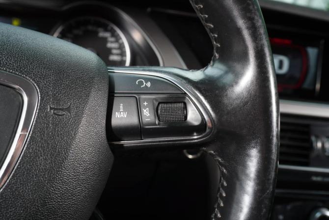 Audi A4 IV (B8) Рестайлинг с пробегом 2013 года, цена 848 000 рублей, 281756 км, седан, Автокод Объявления