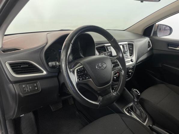 Hyundai Solaris II с пробегом 2018 года, цена 1 270 000 рублей, 156400 км, седан, Автокод Объявления