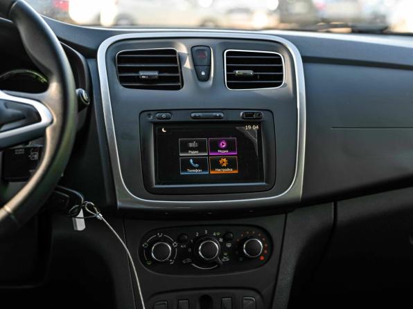 Renault Logan II Рестайлинг с пробегом 2022 года, цена 1 110 000 рублей, 95188 км, седан, Автокод Объявления