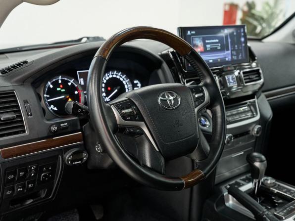 Toyota Land Cruiser 200 Series Рестайлинг 2 с пробегом 2017 года, цена 5 999 999 рублей, 229397 км, внедорожник, Автокод Объявления