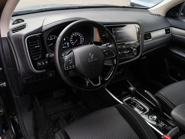 Mitsubishi Outlander III Рестайлинг 2 с пробегом 2018 года, цена 2 250 000 рублей, 57710 км, внедорожник, Автокод Объявления
