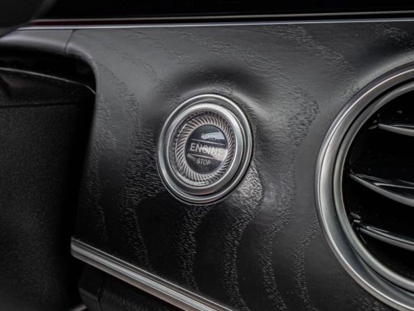 Mercedes-Benz E-Класс V (W213 S213 C238) Рестайлинг с пробегом 2021 года, цена 4 200 000 рублей, 281223 км, седан, Автокод Объявления