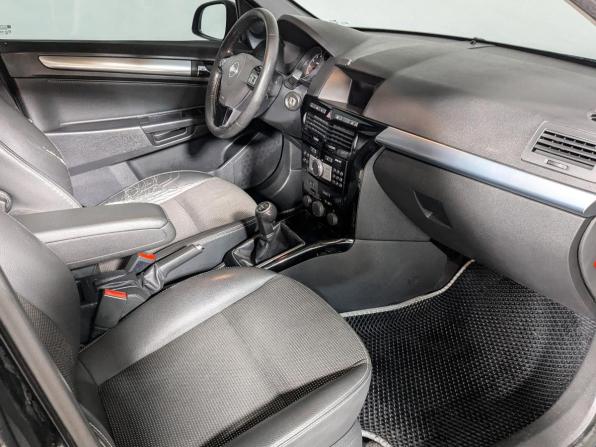 Opel Astra H Рестайлинг с пробегом 2011 года, цена 569 900 рублей, 272000 км, седан, Автокод Объявления