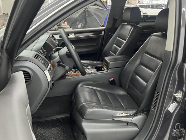 Volkswagen Touareg I Рестайлинг с пробегом 2007 года, цена 900 000 рублей, 243585 км, внедорожник, Автокод Объявления
