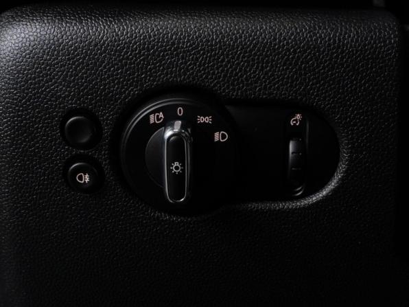 Mini Hatch III (F55/F56) Рестайлинг 2 с пробегом 2022 года, цена 3 149 000 рублей, 16192 км, хэтчбек, Автокод Объявления