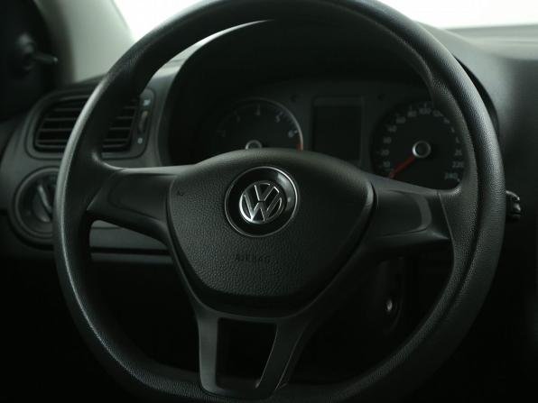 Volkswagen Polo V Рестайлинг с пробегом 2017 года, цена 979 000 рублей, 157000 км, седан, Автокод Объявления