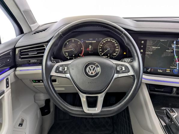 Volkswagen Touareg III с пробегом 2019 года, цена 5 480 000 рублей, 107016 км, внедорожник, Автокод Объявления