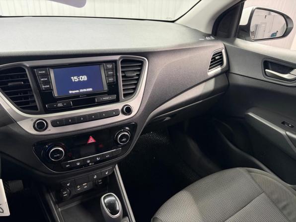 Hyundai Solaris II с пробегом 2018 года, цена 1 397 000 рублей, 125173 км, седан, Автокод Объявления