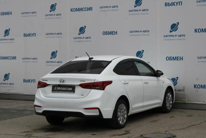 Hyundai Solaris II с пробегом 2018 года, цена 1 050 000 рублей, 186000 км, седан, Автокод Объявления