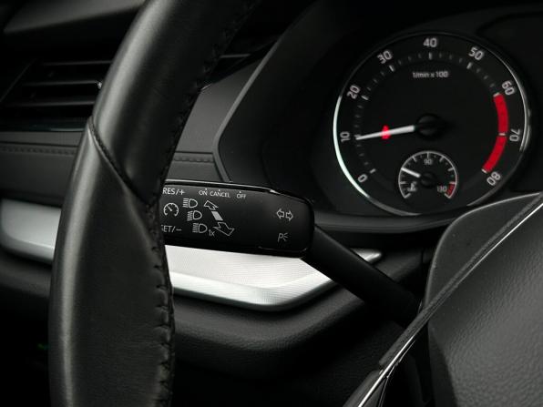 Skoda Octavia IV (A8) с пробегом 2021 года, цена 2 476 700 рублей, 33405 км, лифтбек, Автокод Объявления