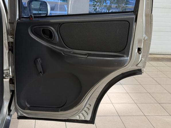Chevrolet Niva I Рестайлинг с пробегом 2011 года, цена 520 000 рублей, 150000 км, внедорожник, Автокод Объявления