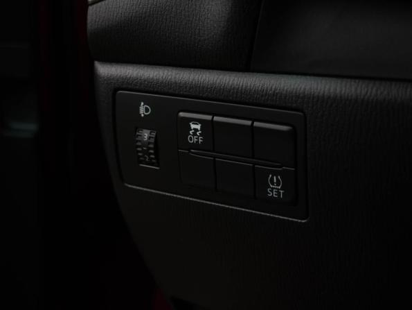 Mazda 3 III (BM) Рестайлинг с пробегом 2018 года, цена 1 909 000 рублей, 57123 км, седан, Автокод Объявления