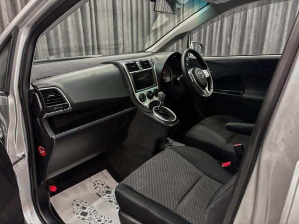Toyota Ractis II с пробегом 2013 года, цена 850 000 рублей, 165000 км, хэтчбек, Автокод Объявления