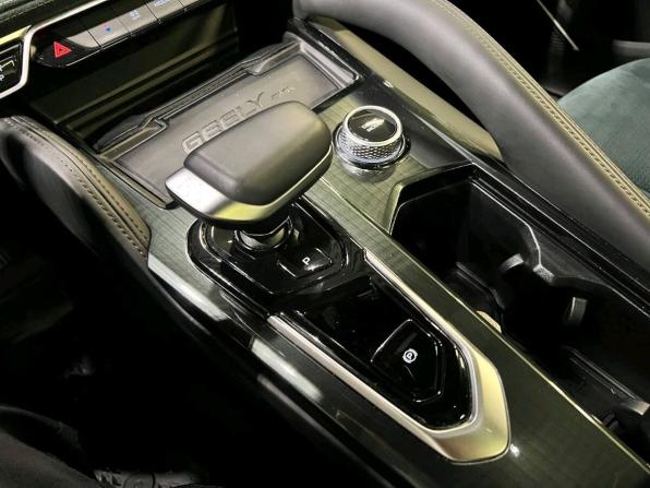 Geely Monjaro I с пробегом 2023 года, цена 3 399 000 рублей, 45043 км, внедорожник, Автокод Объявления