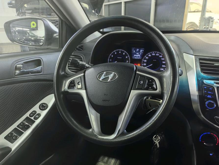 Hyundai Solaris I Санкт-Петербург  - изображение 11