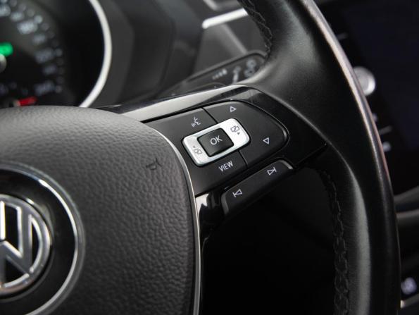 Volkswagen Tiguan II с пробегом 2018 года, цена 2 099 000 рублей, 125034 км, внедорожник, Автокод Объявления